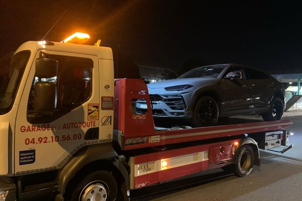 Le véhicule a été intercepté par les gendarmes au péage de Saint-Isidore, à Nice.