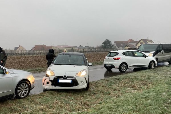 Les pluies verglaçantes ont rendu les chaussées particulièrement glissantes dans les deux départements alsaciens, causant de nombreux accidents.