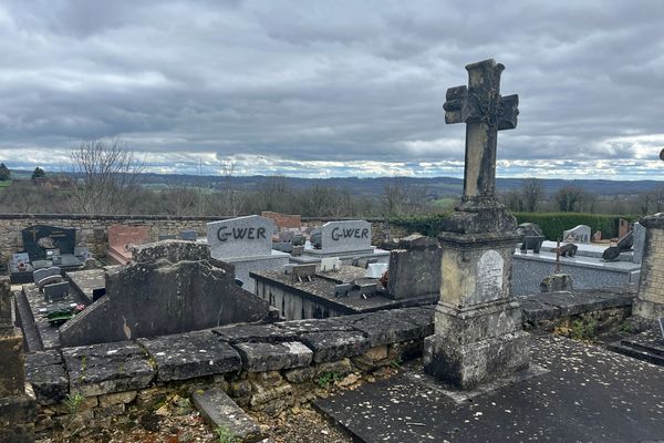 Des inscriptions sont apparus dans la nuit de dimanche 10 à landi 11 mars.