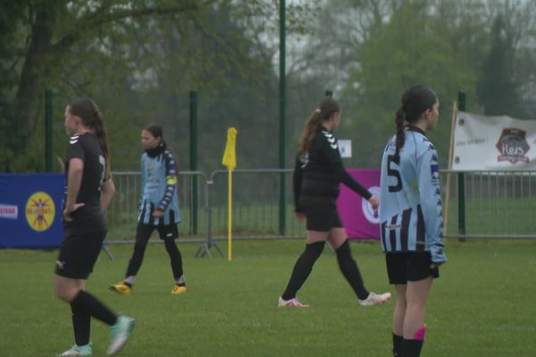 C'est un coup dur ! Huit équipes féminines U13 nationales et internationales ont dû renoncer à la Ladies star's cup qui a lieu ce week-end du 27 et 28 avril à Sartilly dans la Manche. Le président de l'événement n'a pas réservé leur transport, ni leur hébergement.