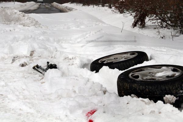 Un système d'attache rapide pour les chaînes de pneus par météo hivernale