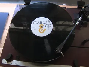 Le vinyle tourne à plein tubes. L'entreprise Garcia and Co fabrique 150 000 disques par an.