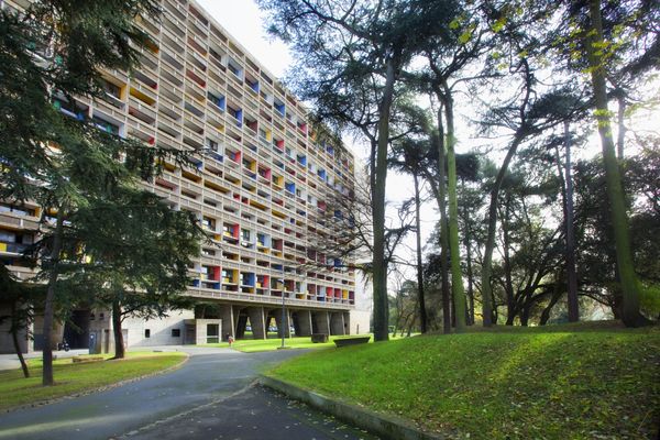 Un homme agressé à la machette et au couteau de boucher à la Maison Radieuse à Rezé, près de Nantes, le 15 janvier 2024