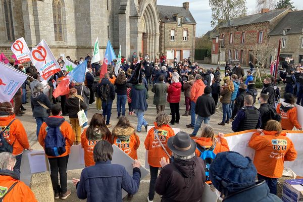 A Plouasne, rassemblement contre le projet de restructuration d'un élevage porcin