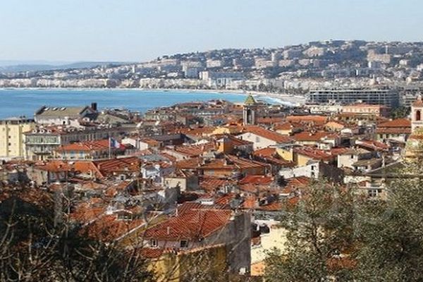 Huit familles sur dix, vivant avec au moins un enfant mineur, résident dans les grandes aires urbaines.