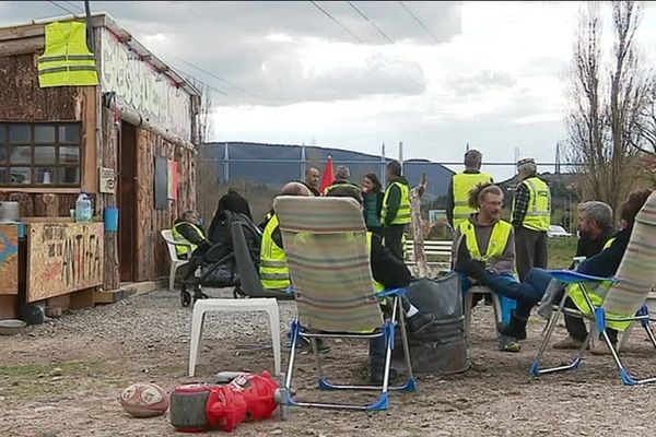 Millau : les gilets jaunes continuent leur combat et restent mobilisés.
