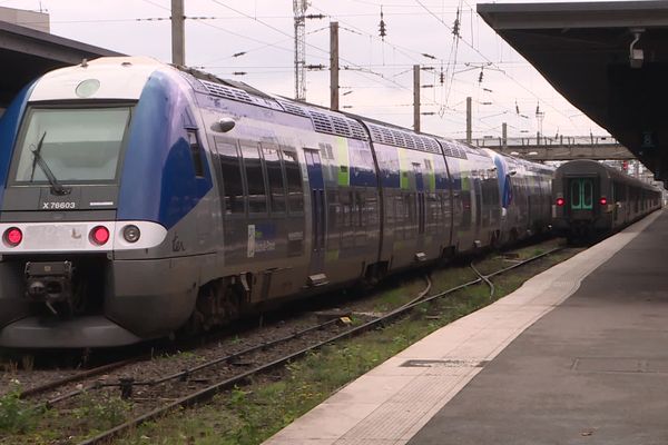 Après un acte de vandalisme sur cinq rames TER la circulation des trains est perturbée dans les Hauts-de-France.