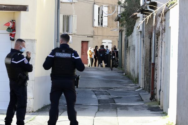 Le dispositif de sécurité de la gendarmerie nationale a été levé au bout de quelques heures après la reddition de l'habitante qui menaçais de faire exploser son habitation.