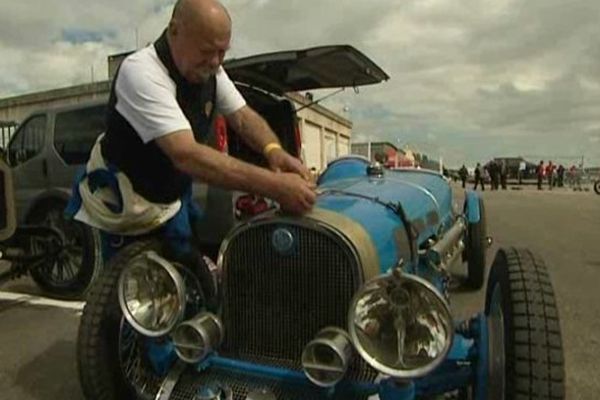 Parmi les modèles que l'on peut admirer de près dans les stands à Vichy, certains sont uniques au monde, comme cette alfi qui sort tout juste du musée.
