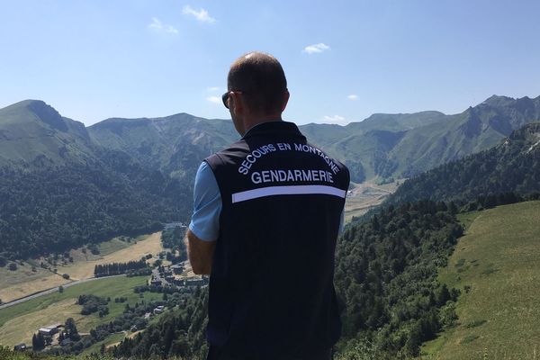 L'été, le peloton de gendarmerie de montagne a des interventions tous les jours.