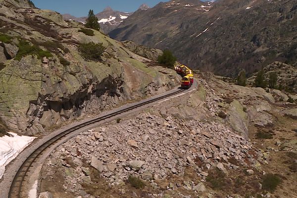 Le petit train d'Artouste circule entre la mi-mai et fin septembre.