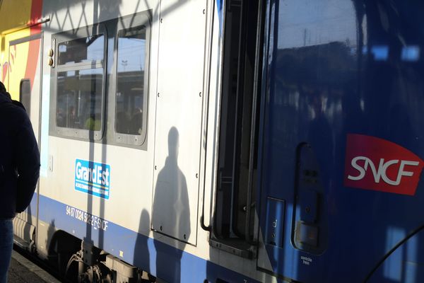 Davantage de trains à partir de mercredi, assure la SNCF.