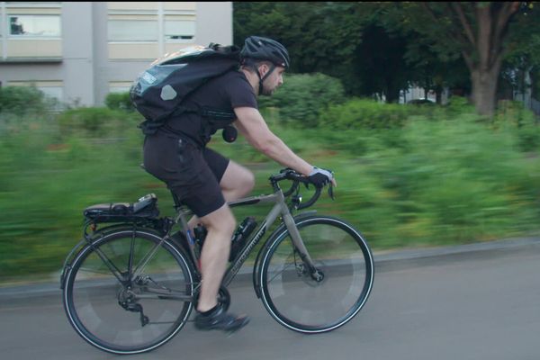 Damien, l'un des "bikers" de la livraison à vélo du documentaire "les délivrés"