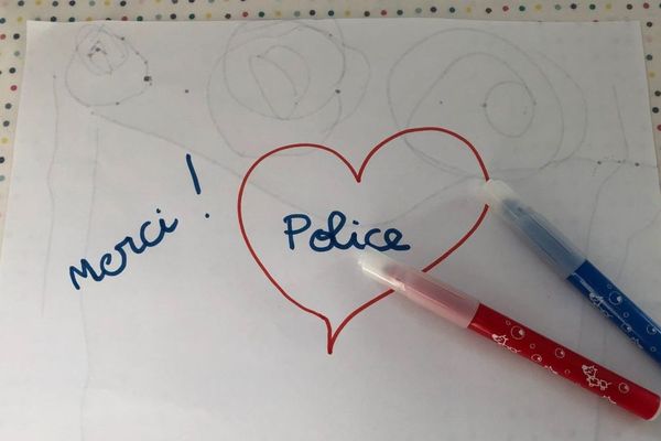 La police nationale de Haute-Loire a lancé un concours de dessin pour célébrer les héros du quotidien pendant le confinement dû au coronavirus COVID 19.