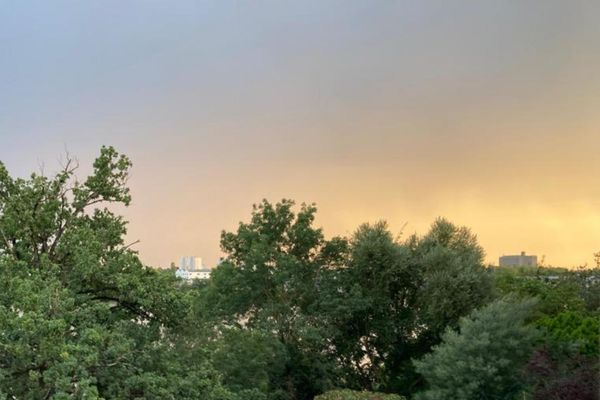 Le ciel de Nantes en soirée le 31 août 2022