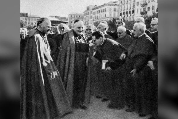 En 1952, le nonce apostolique Angelo Roncalli se rend en Corse pour une visite. Il deviendra sept ans plus tard le pape Jean XXIII.