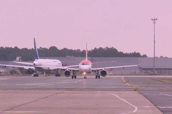 L'aéroport de Bordeaux Mérignac face aux enjeux de la fréquentation et de ses riverains.