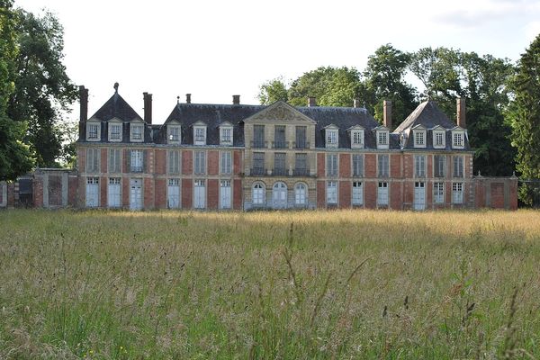 Dans l'Eure, retour des éclaircies dans l'après-midi à Ecouis, au Château de Mussegros.