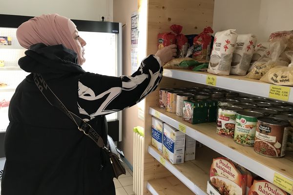 "Ici, on peut se confier" Bérangère, bénéficiaire de l'épicerie sociale de Bottière Pin-Sec.