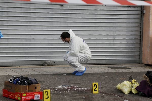 Un adolescent de 16 ans est mort vendredi après avoir reçu plusieurs coups de couteau dans une cité de Marseille.