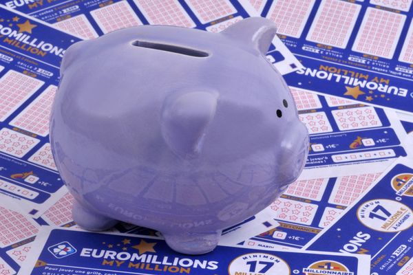 Le joueur a remporté un million d'euros. Il jouait les même numéros depuis 20 ans.