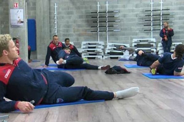 Les avants du FCG à l'entraînement à quelques heures du coup d'envoi contre le Racing Métro