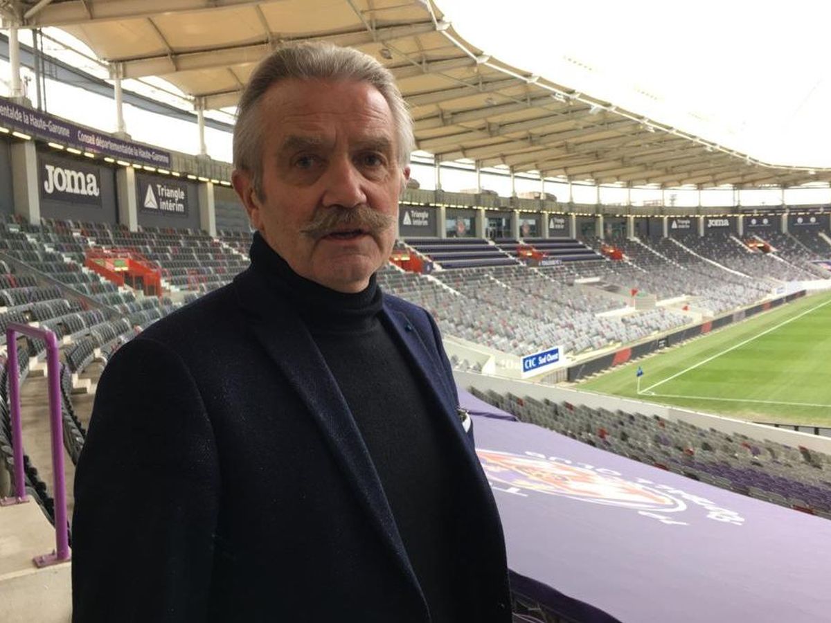 Football Frederic Thiriez Candidat A La Presidence De La Fff En Visite A Toulouse Avec Basile Boli