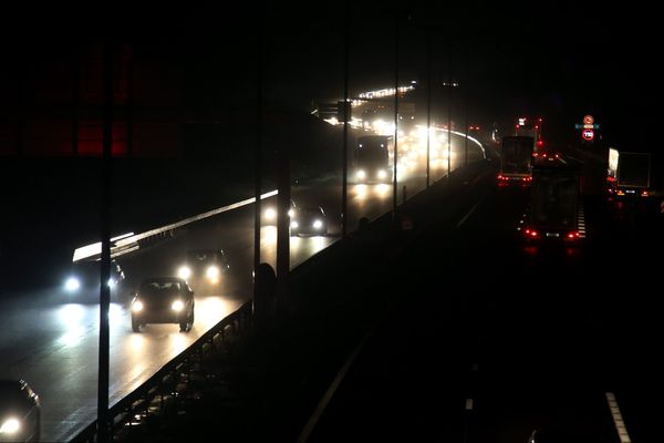 Le chauffeur, âgé de 35 ans, était fortement alcoolisé. Il ne se souvenait pas des faits au lendemain de son arrestation.