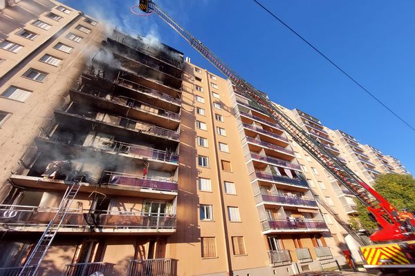 Cinquante marins-pompiers sont intervenus