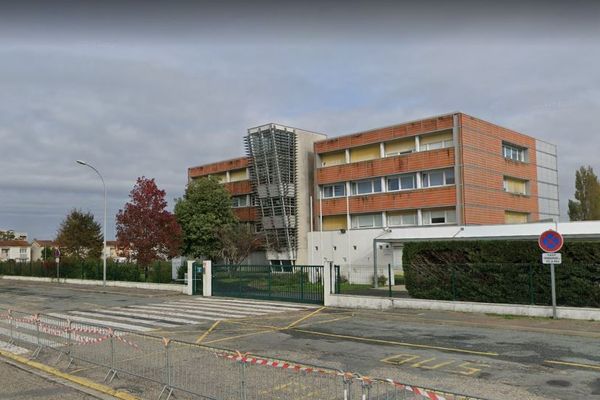 Après un cas de covid-19 chez un adolescent du Collège Les Lesques, des dépistages sont organisées pour les personnes "contacts". 