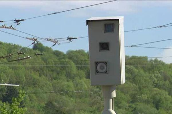 Le radar de feu rouge est entré en service dans la nuit du mercredi 6 au jeudi 7 mai.