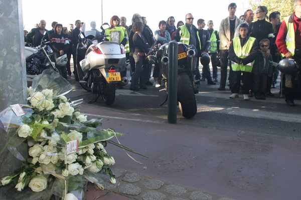 Lors de l'hommage au motard tué en 2008