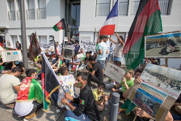 Une centaine de réfugiés afghans ont manifesté dans les rues de Valence ce dimanche 22 aout 2021