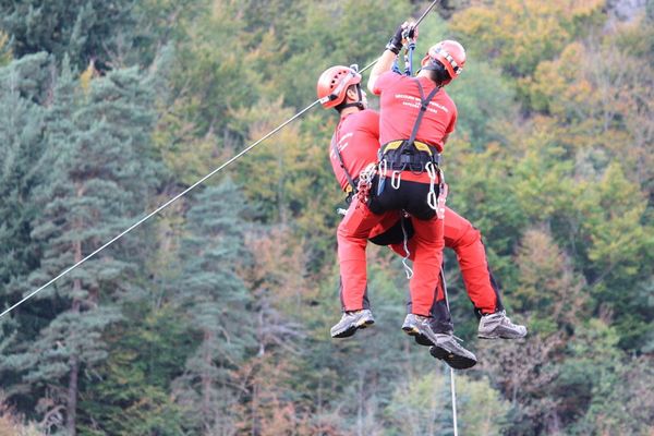 Manoeuvres du groupe de recherche en milieux périlleux "GRIMP" à Planfoy - 21 octobre 2014