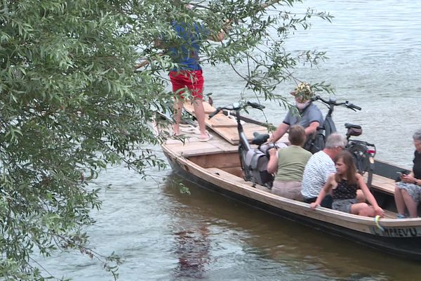 D'une rive à l'autre, retour de la navette fluviale le temps d'un été en Touraine.