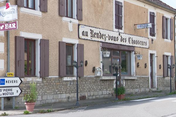 "Au Rendez-vous des chasseurs", une institution à Azy-le-Vif (Nièvre).