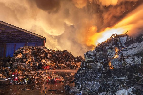 Important dispositif pour maîtriser l'incendie