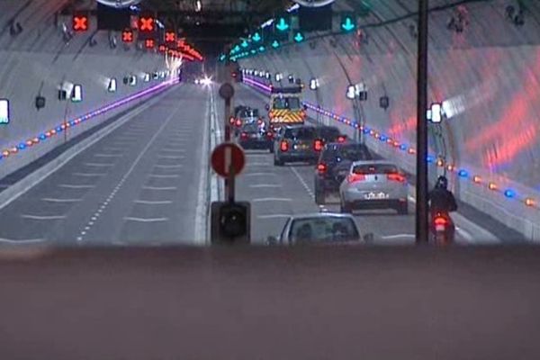 Le tunnel de la Croix-Rousse enfin accessible après 10 mois de fermeture pour travaux ... 