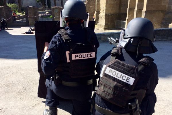 La préfecture de l'Aude a organisé un exercice attentat au cœur de la cité médiévale de Carcassonne - 16 mars 2017