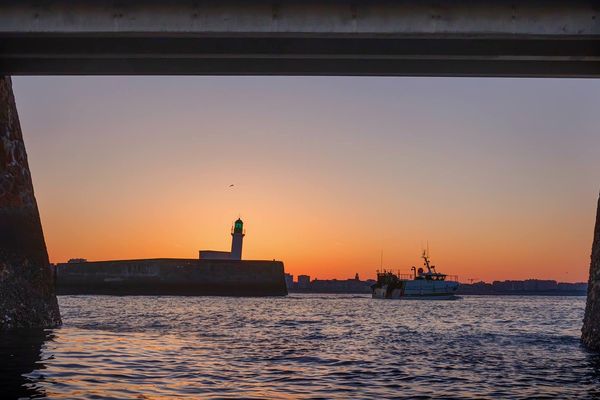 Lever de soleil aux Sables-d'Olonne.