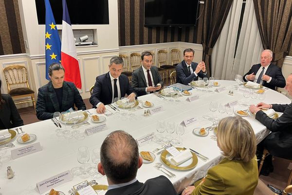 Le ministre de l'Intérieur tient un dîner de travail avec les élus insulaires, ce lundi soir.