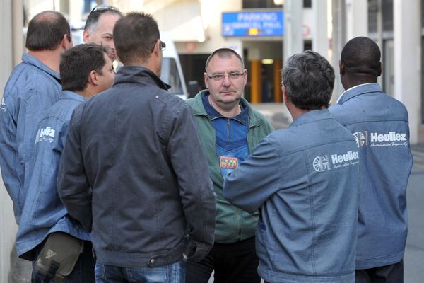 Encore une longue journée d'attente pour les salariés de Cerizay (79)