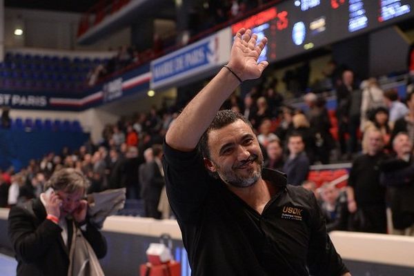 Patrick Cazal, entraîneur de l'USDK au Stade Pierre de Coubertin à Paris, 27 mars 2014