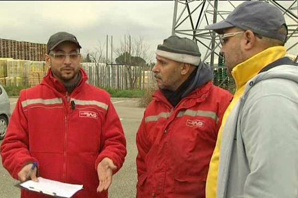 Les salariés dépités, sur le site de leur usine, à quelques jours de la fermeture