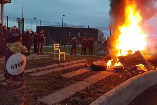 Prison de Condé-sur-Sarthe : blocus des surveillants