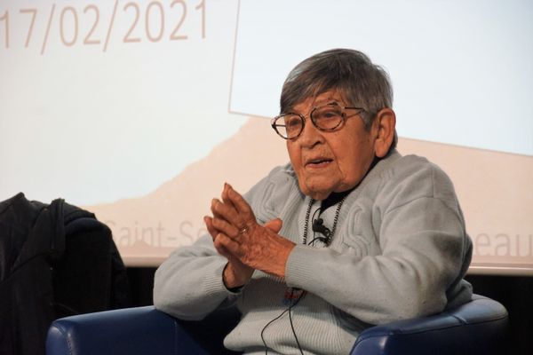 A 96 ans, Ginette Kolinka, ancienne déportée à Auschwitz continue de donner des conférences dans les établissements scolaires. Pour elle, les jeunes sont les passeurs de mémoire