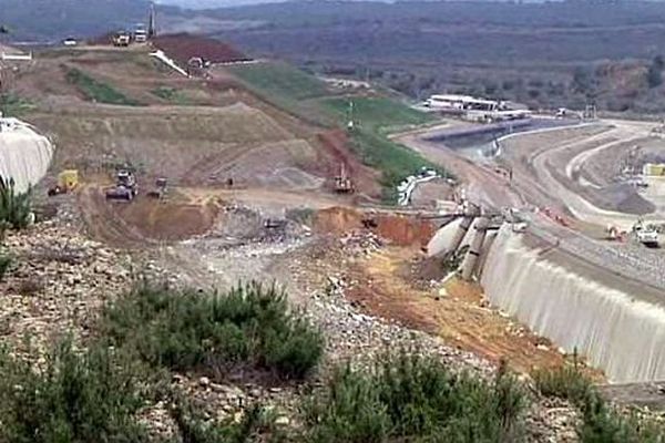 La décharge à ciel ouvert de Castries, près de Montpellier, une éternelle source de conflit entre les riverains et les pouvoirs publics - 2016