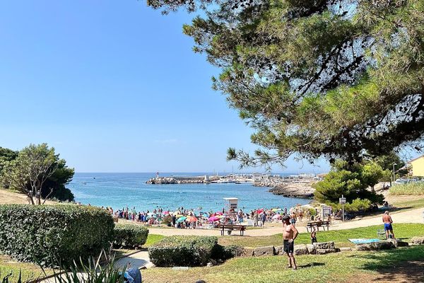 La plage de Carro est rouverte à la baignade.