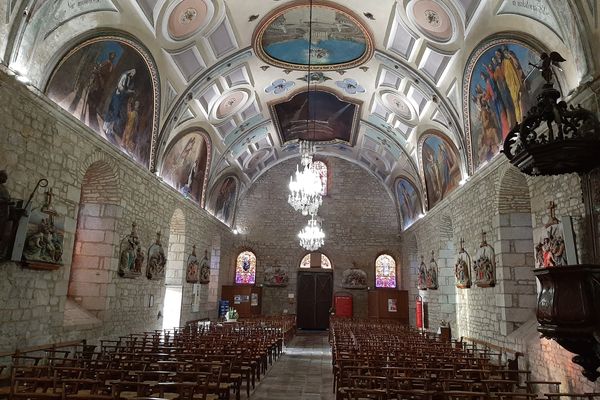 Des toiles de Guillaume Fouace ornent la nef de l'église de Montfarville. Elles sont classées aux monuments historiques