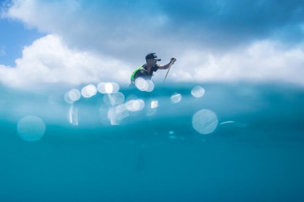 Le Martégal Nicolas Jarossay a pris la mer samedi en fin d'après midi au Cap Vert pour un périple de 5 000 kilomètres en solitaire sur son Paddle jusqu'à la Martinique. Objectif : être le premier homme à traverser l’Atlantique en Stand Up Paddle.
